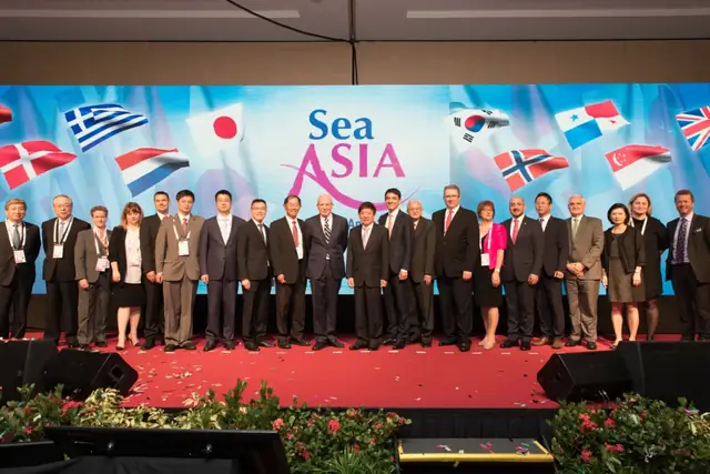 Delegate discussion during a Singapore summit